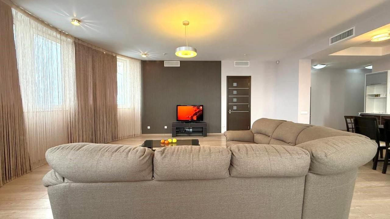 Bright House On 23 Serpnya Charkiw Exterior foto